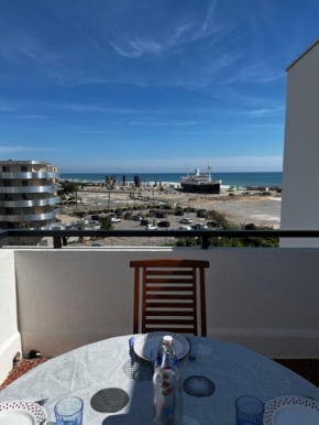 appartement T2 avec belle vue mer et proximité commerces-4EST503